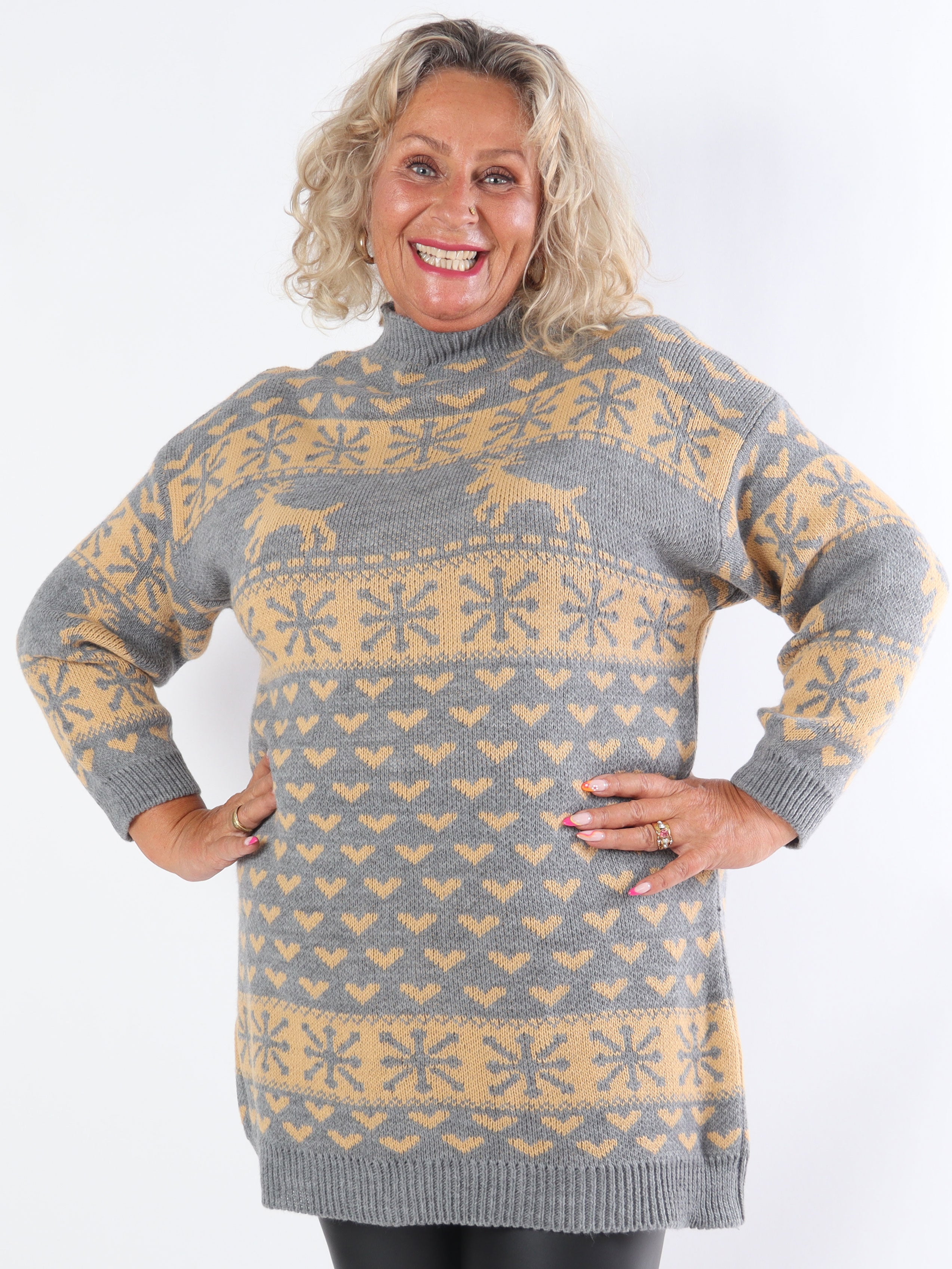 Rudolf - Söt stickad klänning i plusstorlek med julmotiv